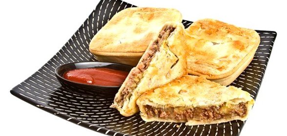 Мясные пирожки с томатным соусом