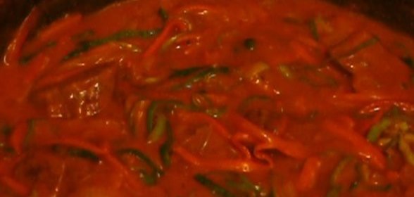 Гуляш из говяжьей печени