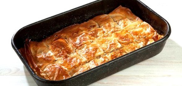 Греческий пирог с тыквой, фетой и шалфеем (Kolokithopita)