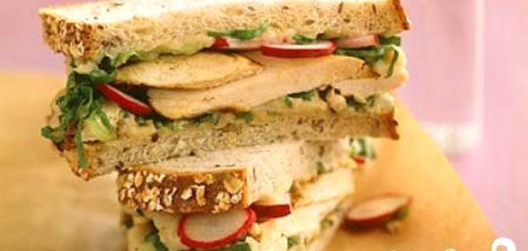 Сэндвичи с курицей, редисом и фасолью