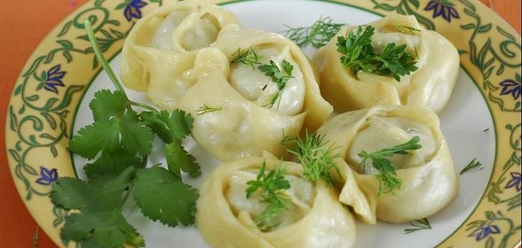 Манты с маринованным мясом