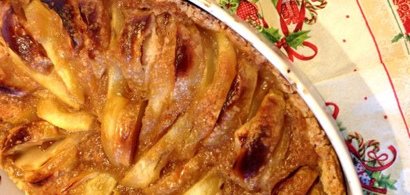 Пирог с оливковым маслом, яблоками и грушами