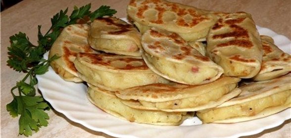 Кыстыбый с картофелем из пельменного теста