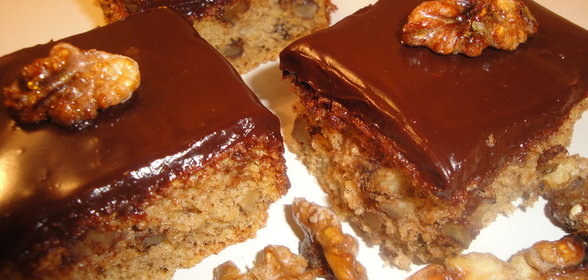 Ореховый пирог с шоколадной глазурью(Καρυδοπιτα με γλασο)