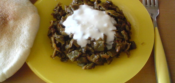 стручковая фасоль с чесночным соусом