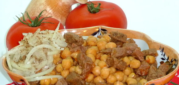 Гуштнут ( Баранина с нутом по-узбекски)