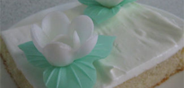 Цветущие пирожные