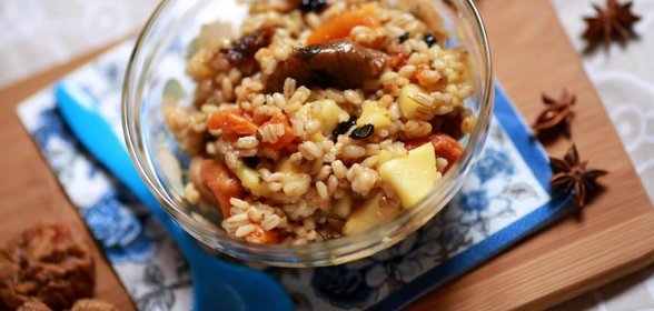 Манник с яблоком