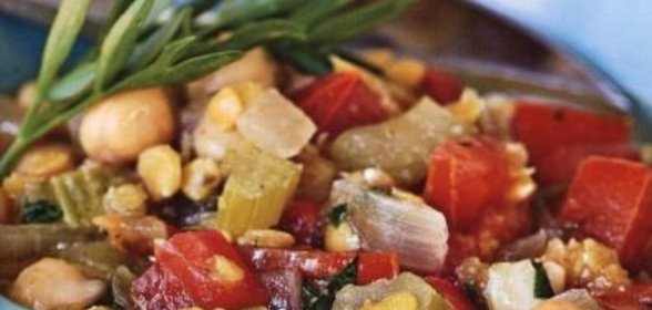 Овощное рагу с чечевицей и нутом