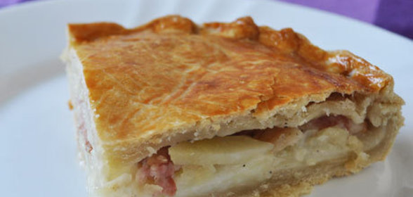 Пирог с картофелем и беконом