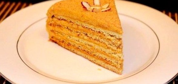 «Медовик» со сгущенкой