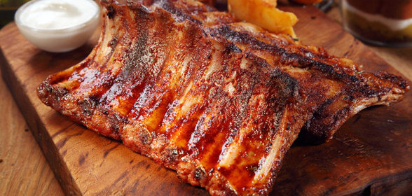 Запеченные свиные ребрышки