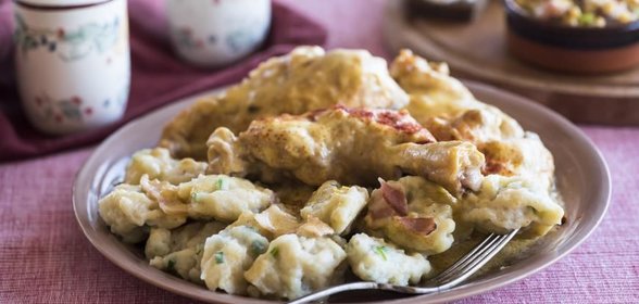 Тушеная курица с клецками