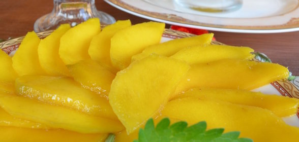 Манго в мятно-имбирном сиропе