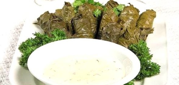 Долма с соусом мацони