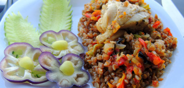 Гречка с овощами и курицей в мультиварке