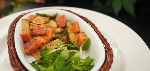 Творожный песочный пирог с курагой и черносливом
