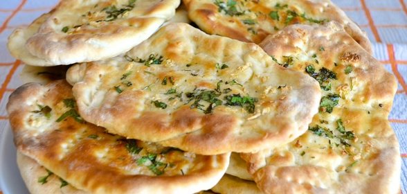 Индийская лепешка наан