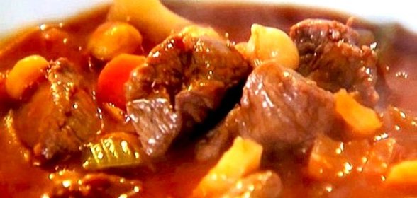 Гуляш из курицы в мультиварке