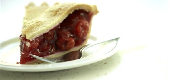 Вишневый пирог с миндалем