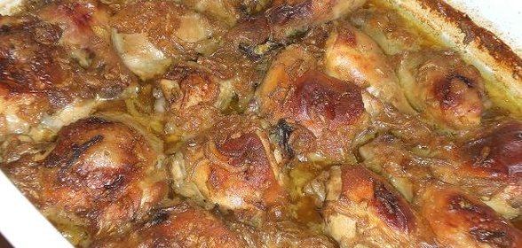Куриные окорочка в луковой подливке