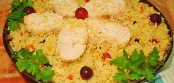 Плов из индейки с вишней и изюмом