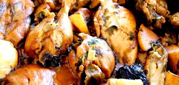 Курица с черносливом