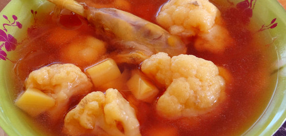 Борщ с цветной капустой и кроликом (детское меню, мультиварка)