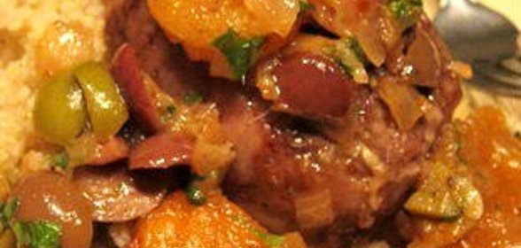 Курица по‑мароккански с соусом из кураги и оливок