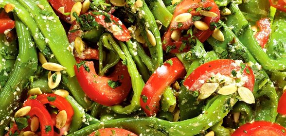 Зеленая фасоль с песто из тыквенных семечек