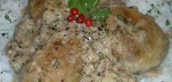 Рыбные фрикадельки с ореховым соусом