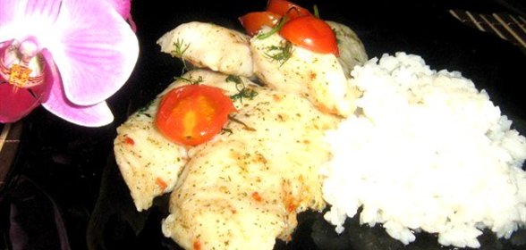 Запеченная в пакете рыба с помидорами черри