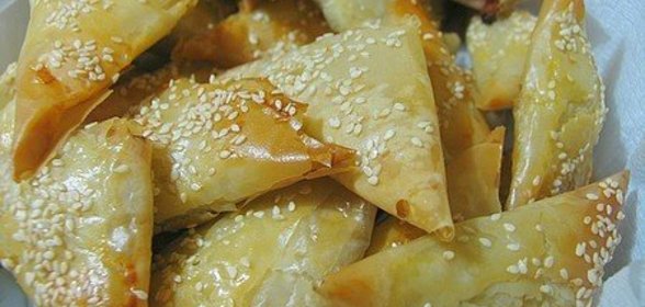 Слоеные пирожки из теста филло с начинкой