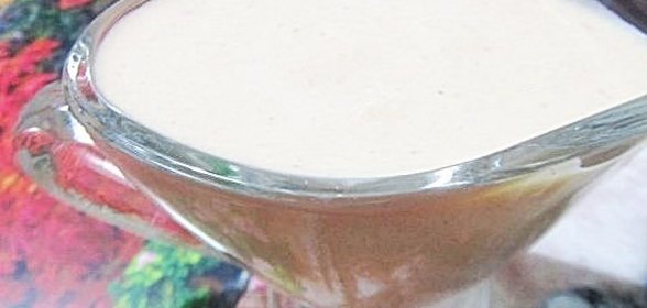 Сметанный соус с томатной пастой и пряностями
