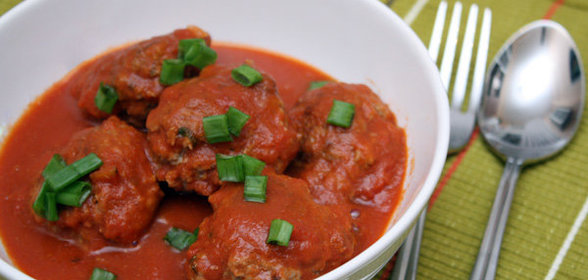 Тефтели в томатном соусе с мятой