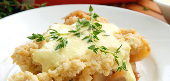 Яблочный крамбль с тимьяновым кремом (Apple crumble with thyme custard)
