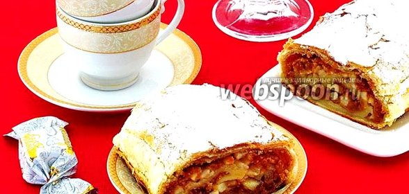 Штрудель с грушами и овсяным печеньем