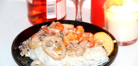Рисовая лапша с морепродуктами