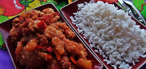 Курица в сезаме с овощами и рисом за 30 минут
