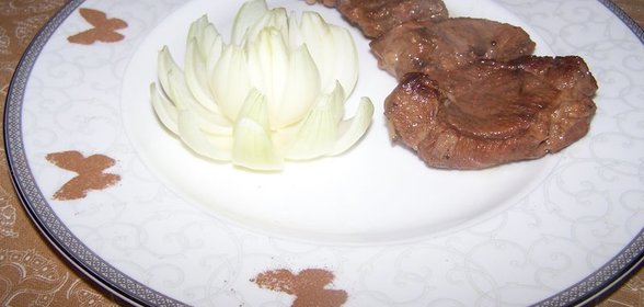 Баранина, тушёная в чае с черносливом