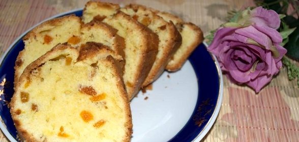 Простой кекс с курагой