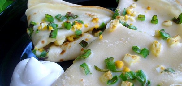 Блинчики с яйцом и луком