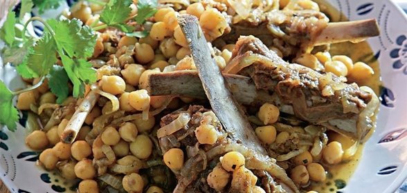 Баранина, тушенная с нутом