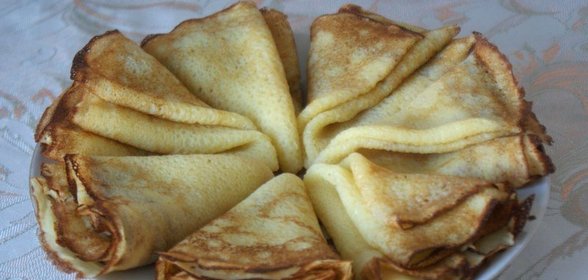 Блинчики на кефире со сливочным маслом