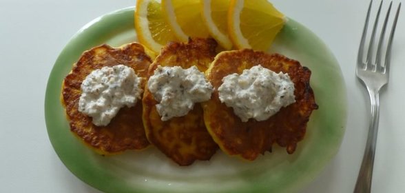 Оладьи из тыквы с ореховым соусом