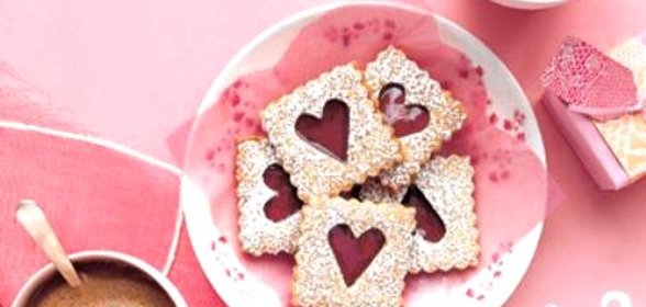 Печенье к Дню влюбленных с вишневой начинкой