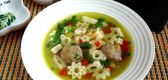 Суп с говяжьими фрикадельками и макаронами