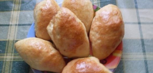 Дрожжевые пирожки с мясом в духовке