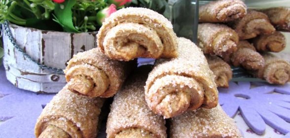 Трубочки песочно-дрожжевые из цельнозерновой муки