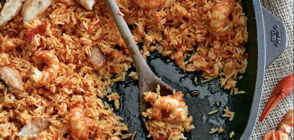 Каталонская паэлья с рыбой-чертом и раками